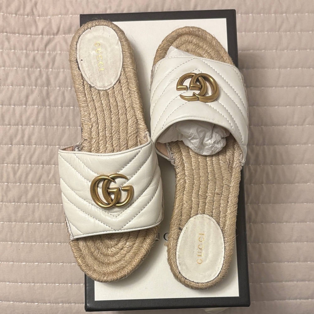 Gucci White and Gold Quilted Slide Sandals